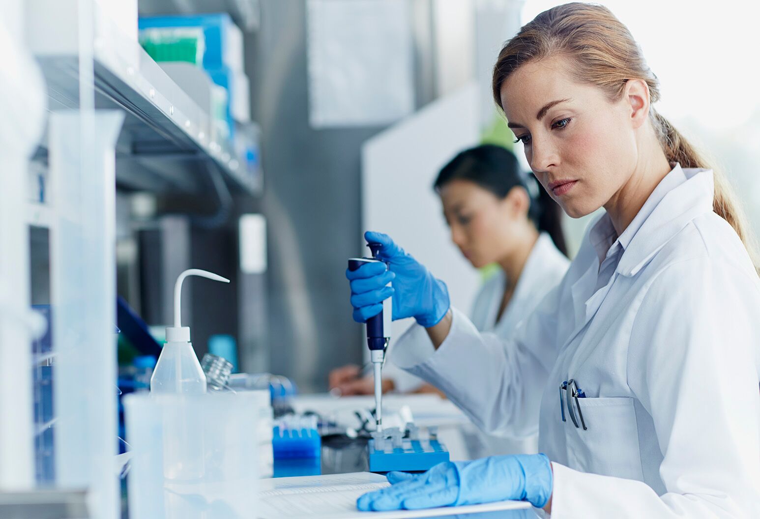 Female scientist in the lab.