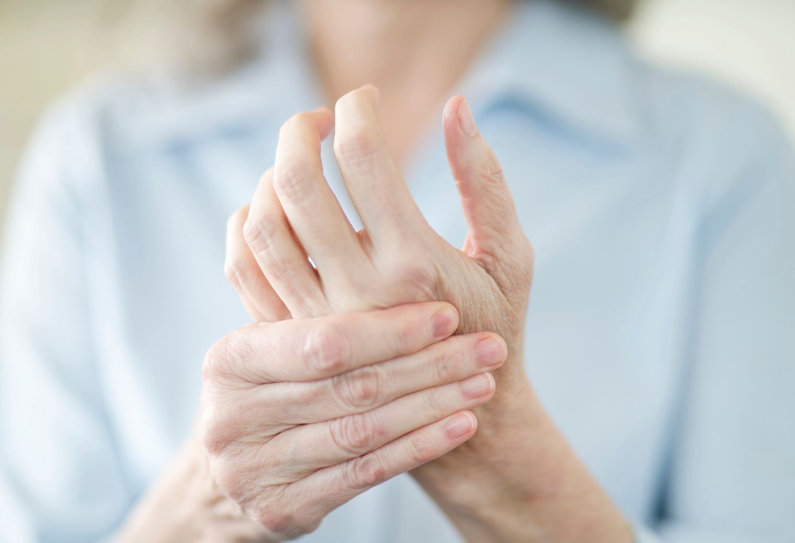 Preventing injuries of the hand and wrist