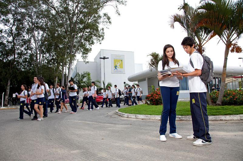 Colegio Embraer SJC 3