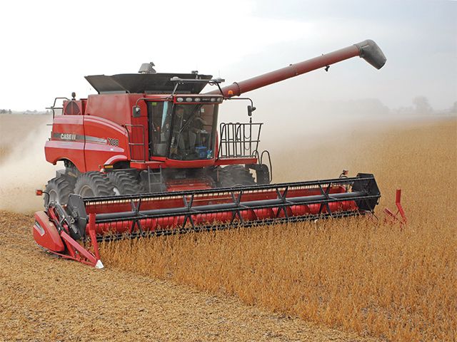 DarrellSmith-10-12-15-Soybean-harvest-at-Trainors-640x480