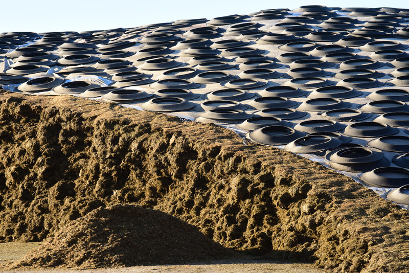 Silage covers using tire rings. dsc_9150.jpg