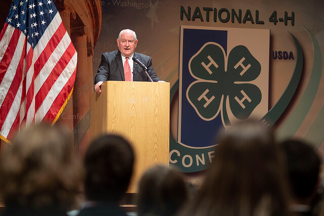 USDA Sec Sonny Perdue speaks at National 4H conference.
(640 X 427) Sonny Perdue