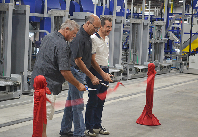 Diamond-Fruit-ribbon-cutting_WEB