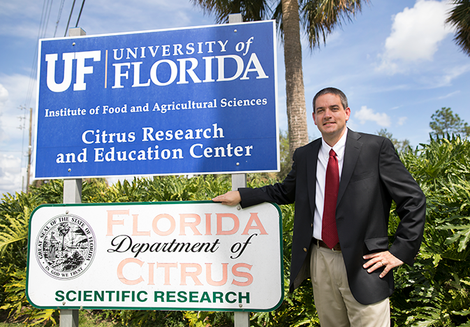 Michael Rogers. Photo taken 10-09-17 Citrus research-Rogers_WEB