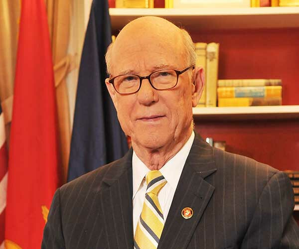 Senator Pat Roberts Senator Pat Roberts